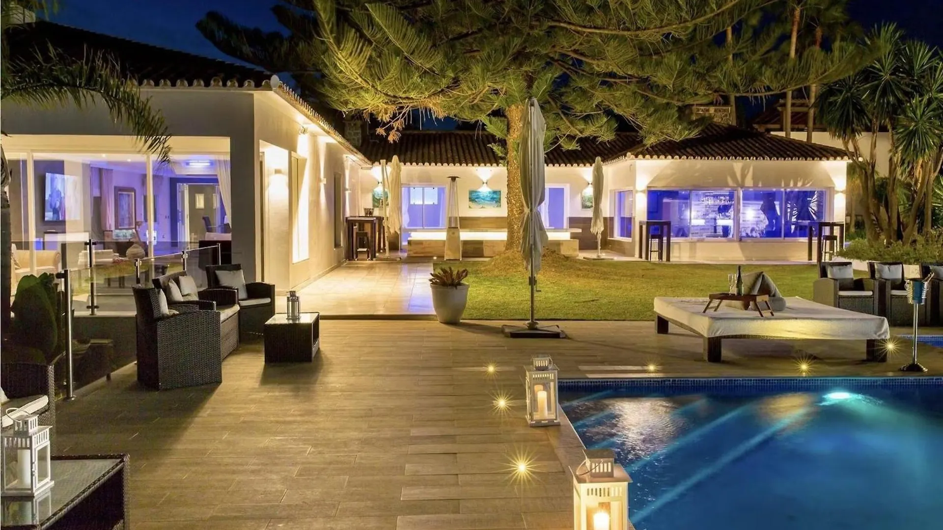 Modern Versace-Themed Villa location